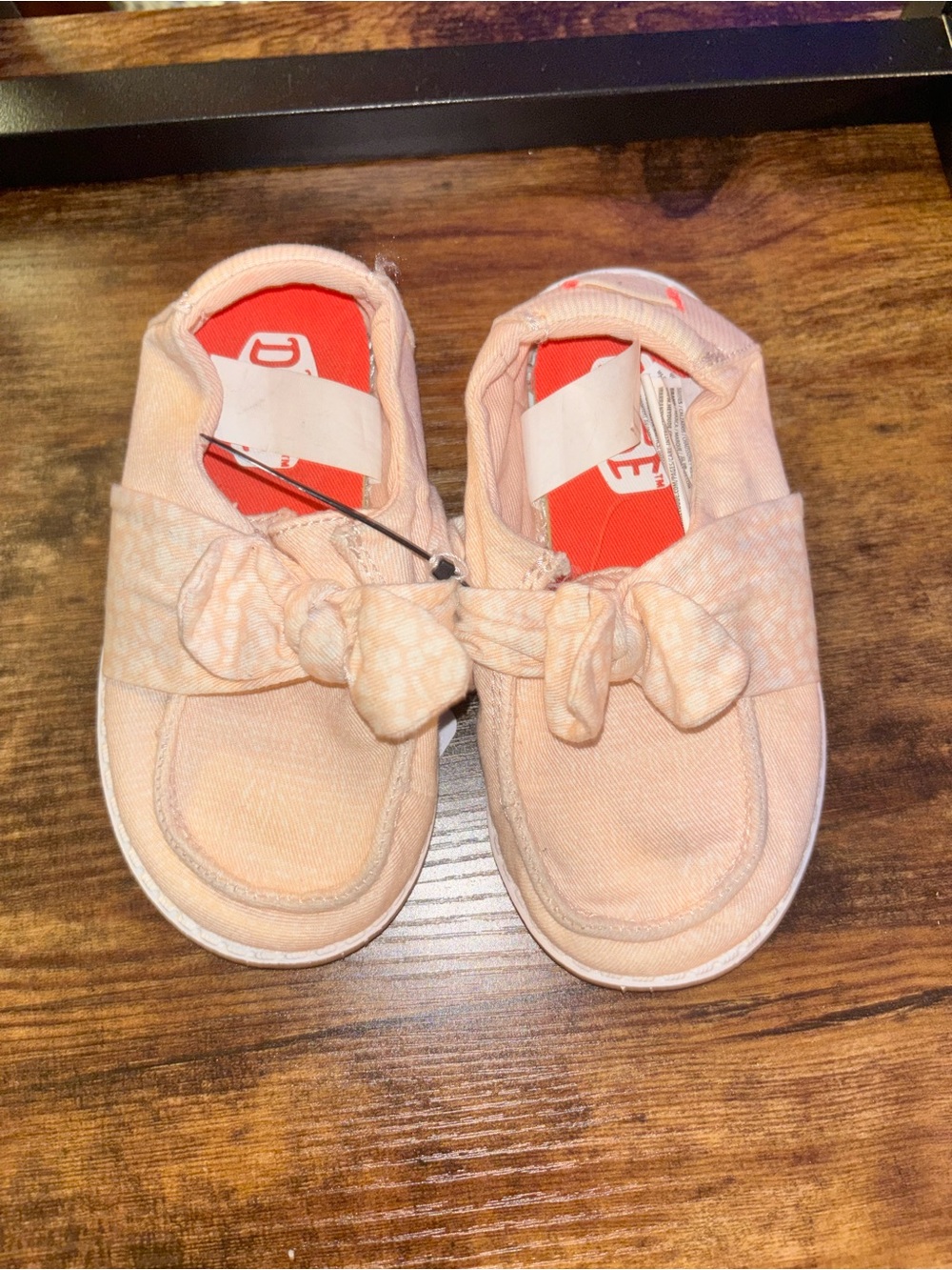 Hey Dude Wendy Bow Pink Slip-On Shoes C8